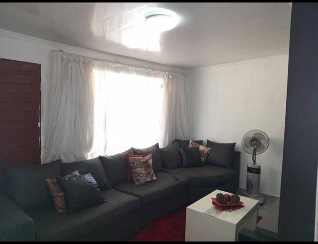 2 BEDROOM TOWNHOUSE FOR SALE IN MOHLAKENG